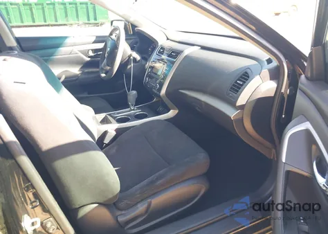 2015 Nissan Altima 2.5 S z USA, uszkodzony, nr VIN 1N4AL3AP5FN878372